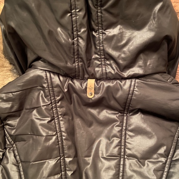 Mackage Jacket with fur XXS fits up to a small like new - Picture 4 of 6